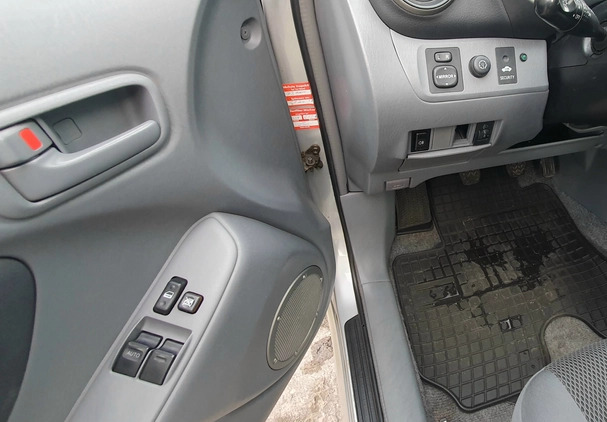 Toyota RAV4 cena 30500 przebieg: 122645, rok produkcji 2003 z Grudziądz małe 301